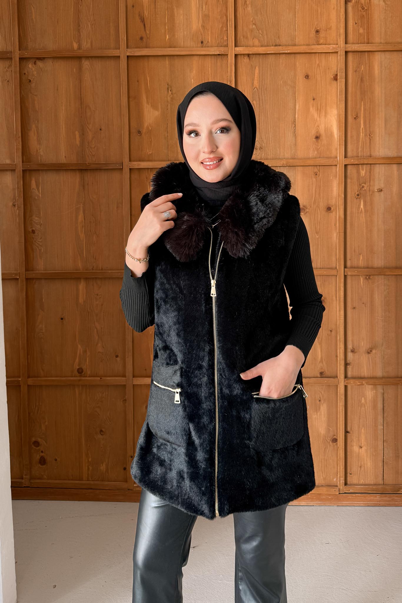 İtalian Yakalı Angora Yelek Siyah
