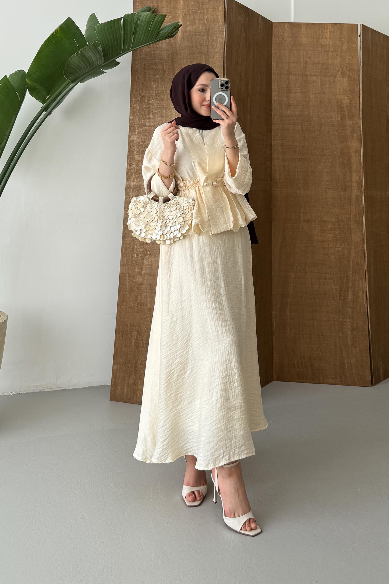 İnci Düğmeli Takım Sarı