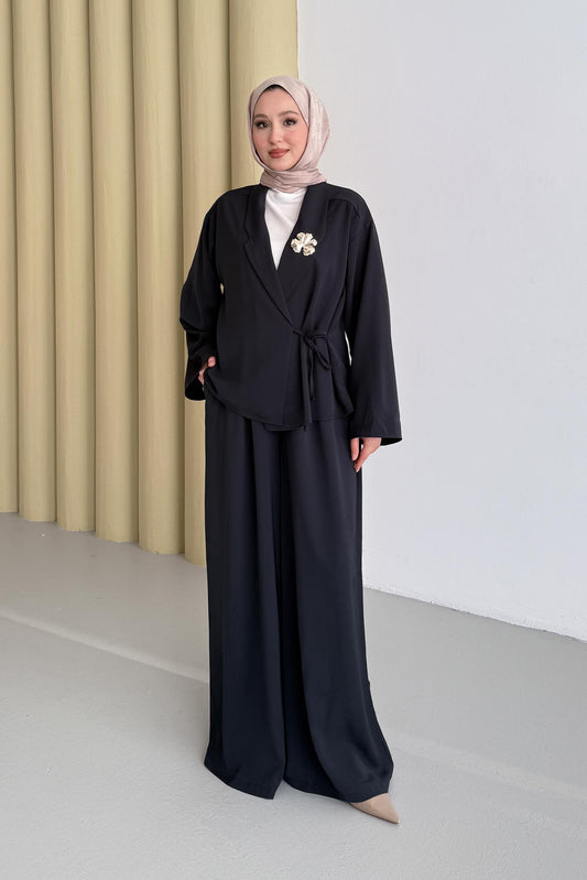 Papatya Broşlu Takım Lacivert