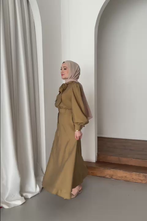 Yakası Fularlı Takım Yağ Yeşili
