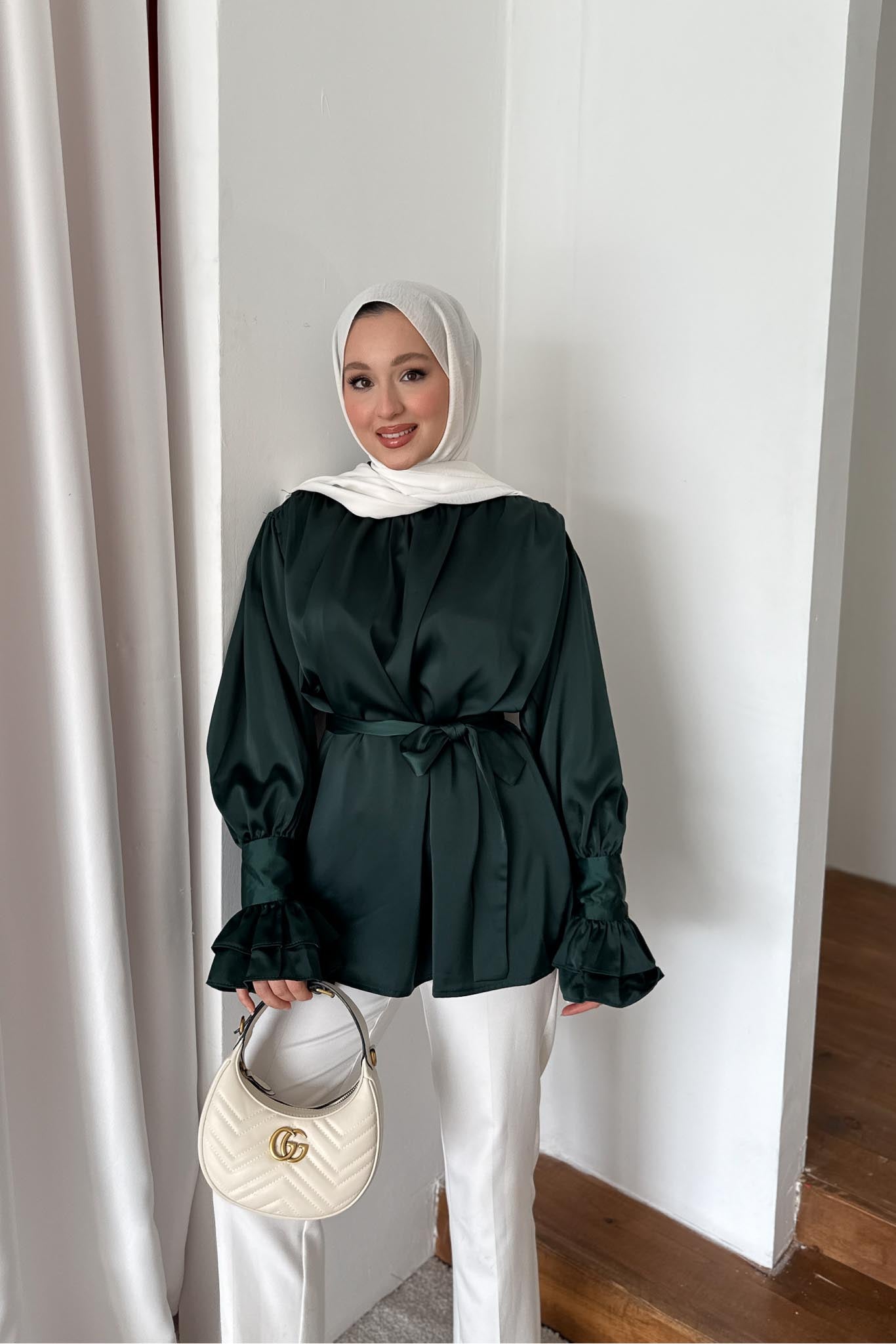 İpek Kol Detaylı Gömlek Zümrüt