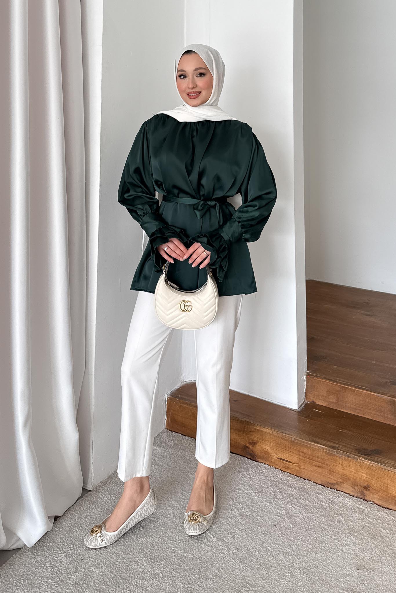 İpek Kol Detaylı Gömlek Zümrüt