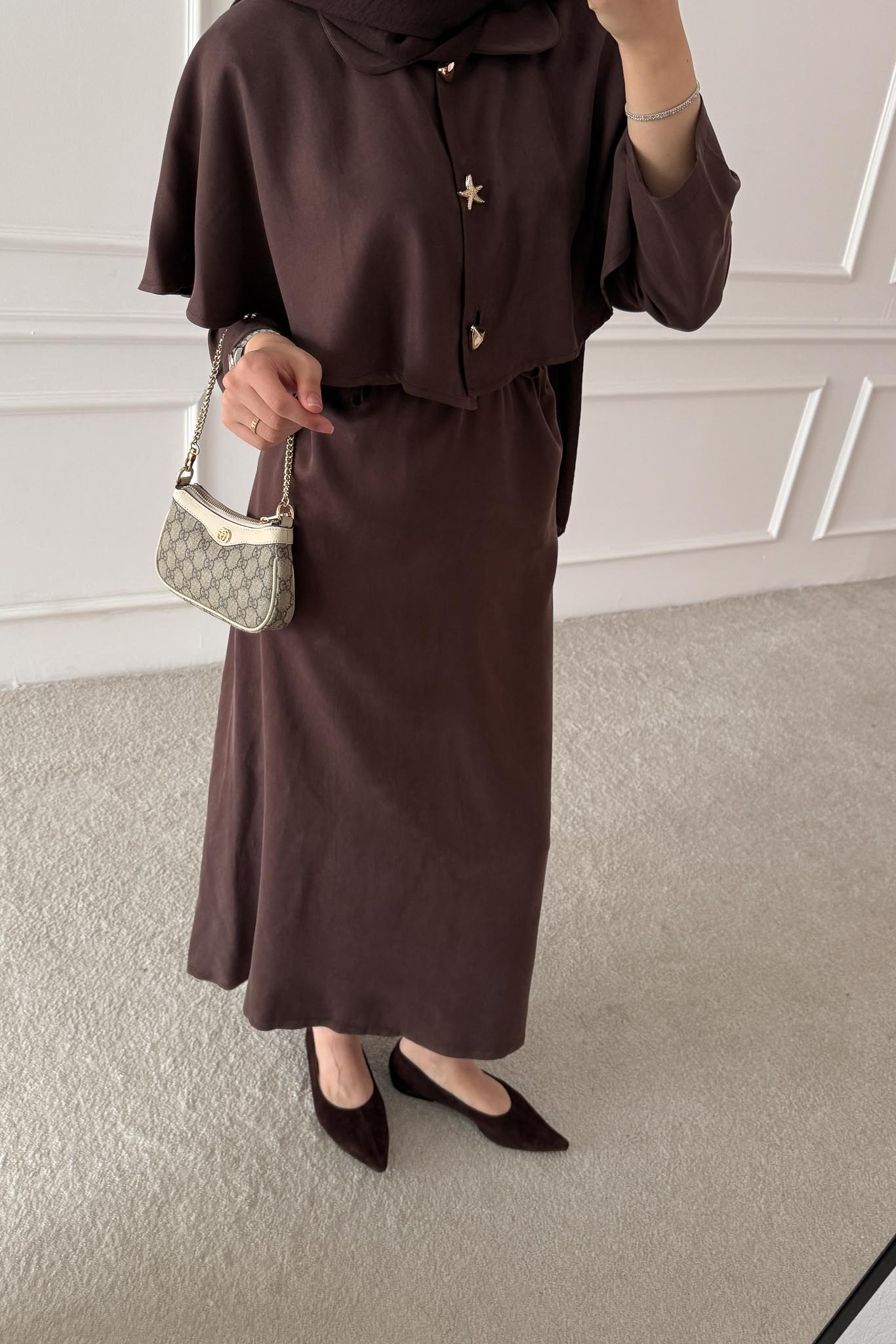 Sofia Broşlu Elbise Kahverengi