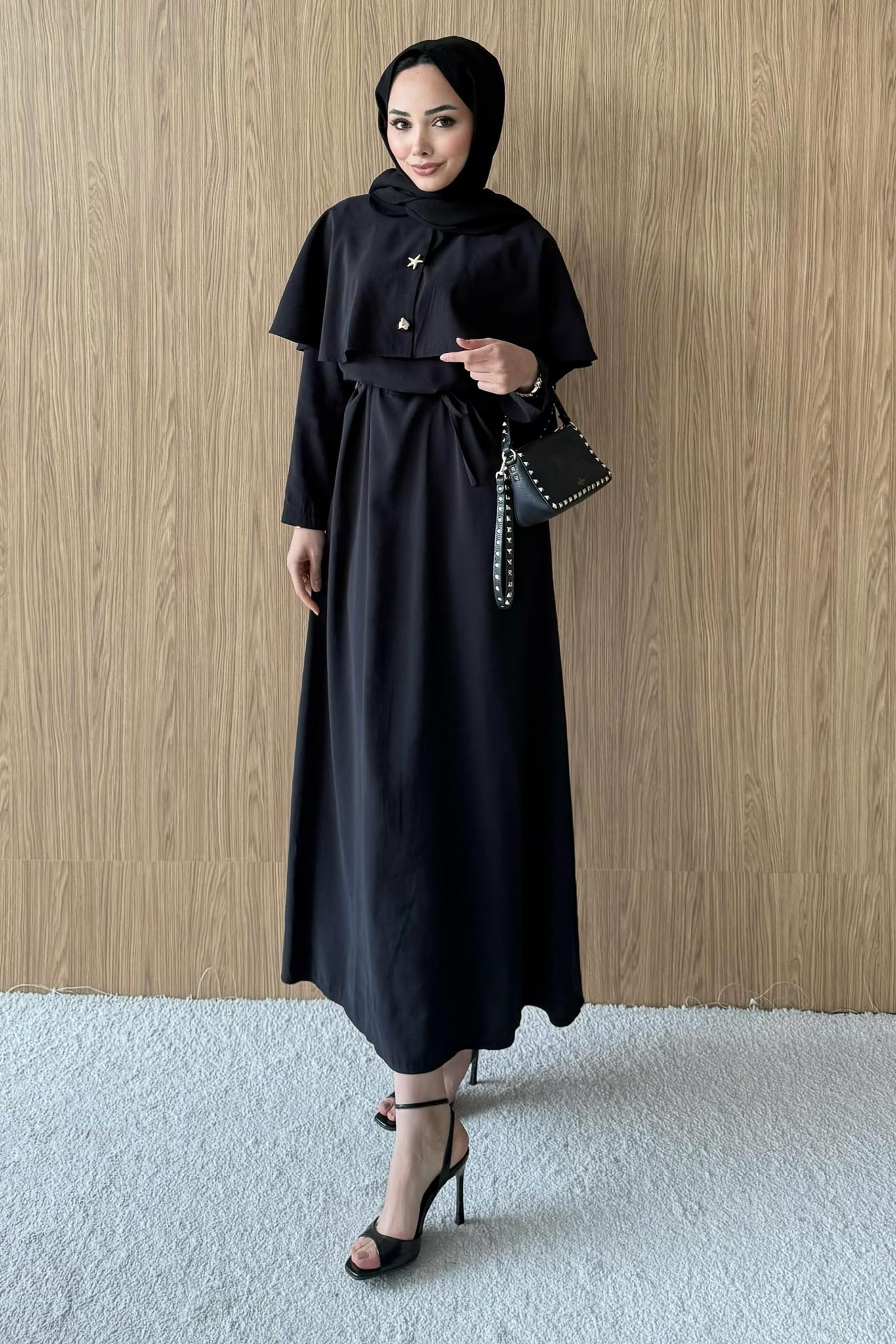 Sofia Broşlu Elbise Siyah