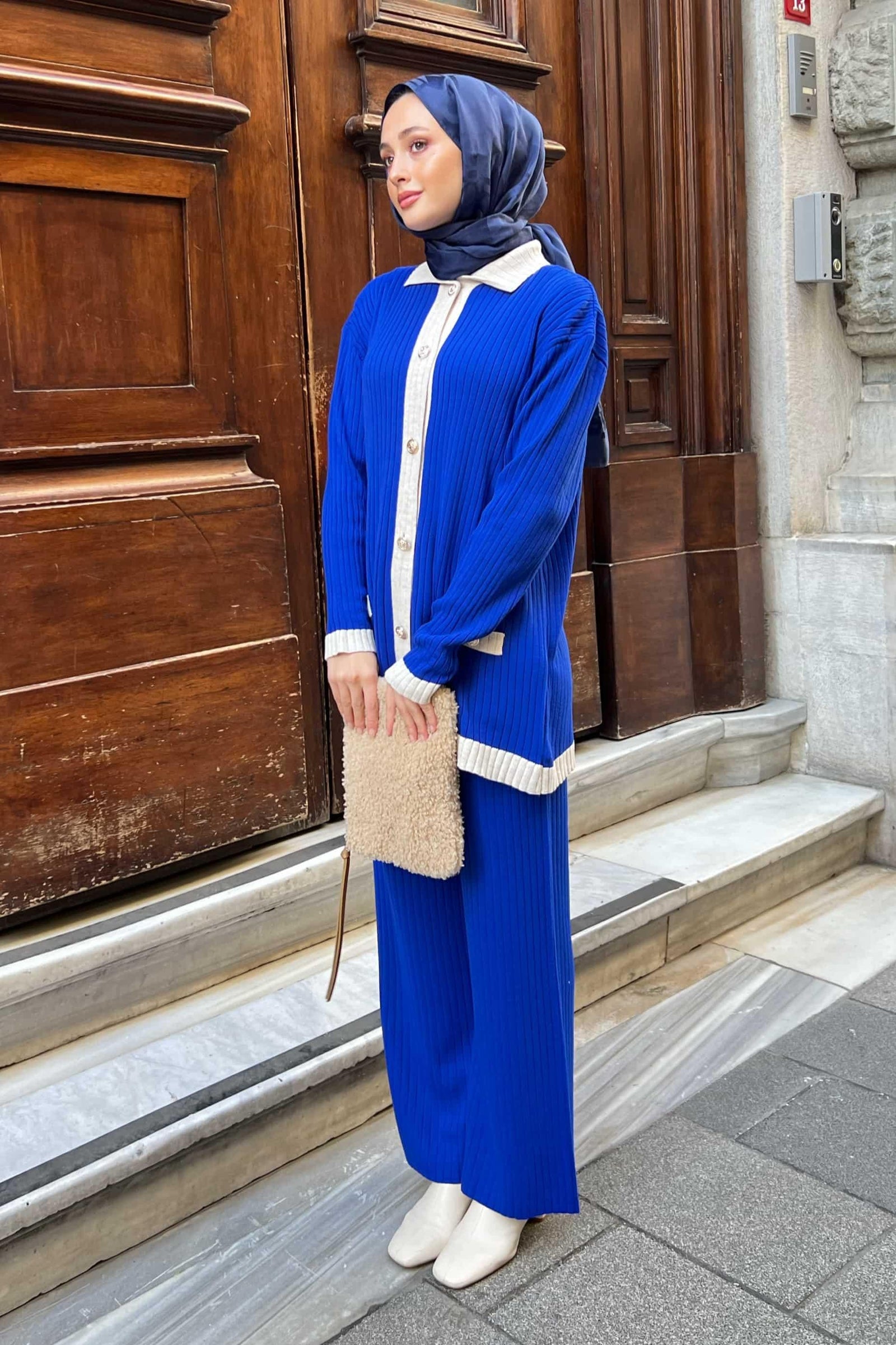 Venessa Takım Saks