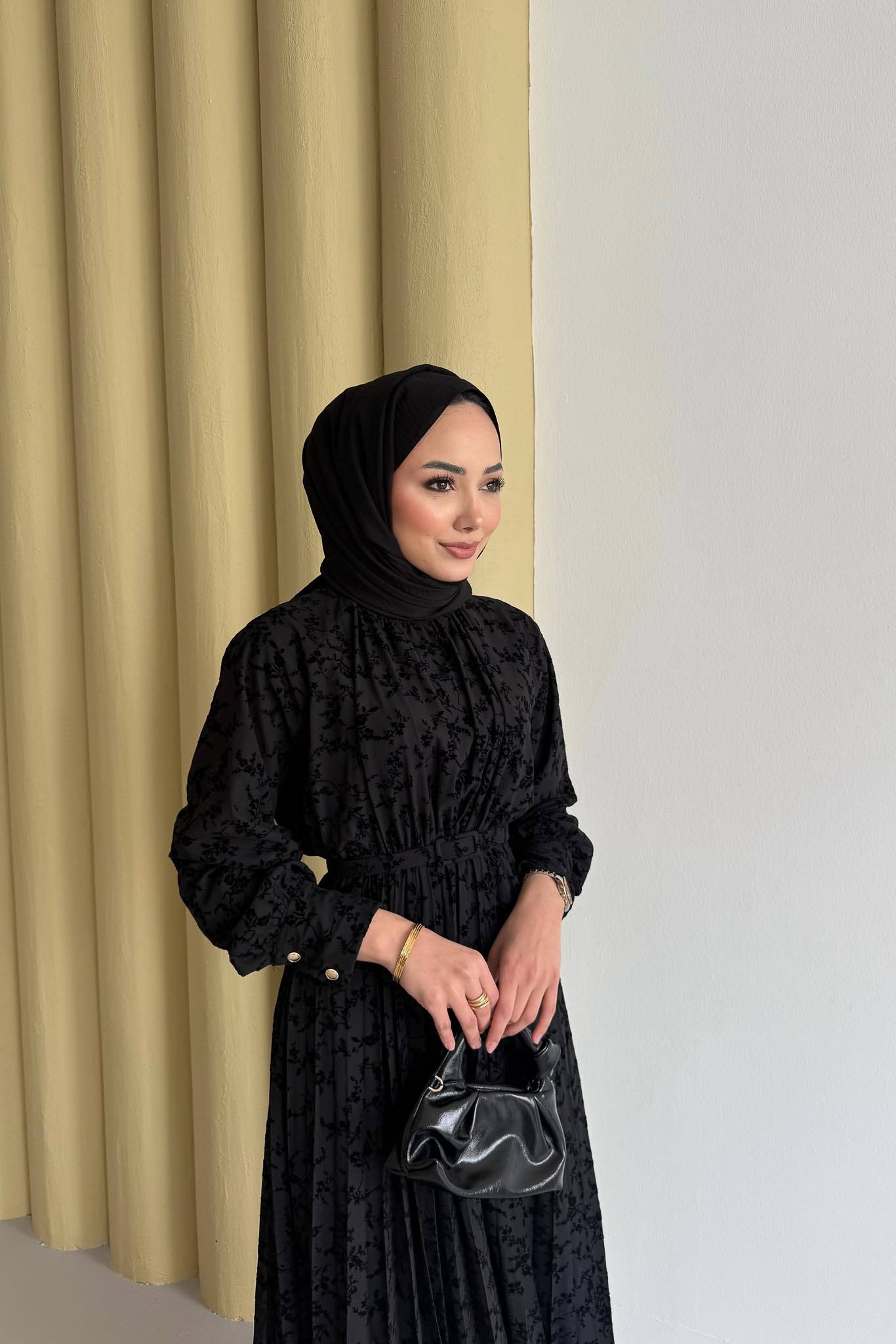 White Desenli Elbise Siyah